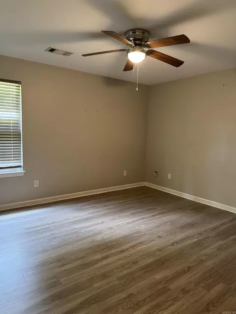 Bedroom - 1445 Pine Dr, Haskell, AR 72015 photo 4 of 4