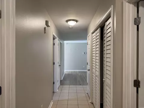 Entry Way - 1445 Pine Dr, Haskell, AR 72015 photo 2 of 3