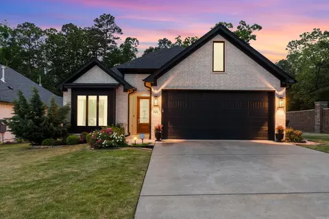 100 Willow Point Dr, Little Rock, AR 72223