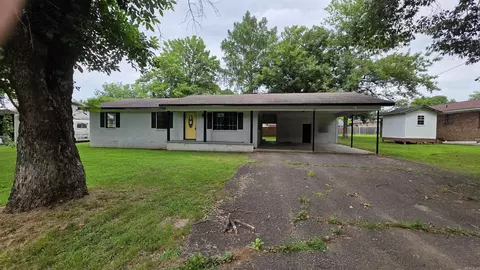 107 Mountain St, Danville, AR 72833
