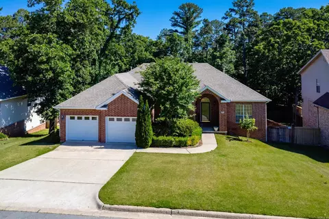 108 Duquesne Ct, Little Rock, AR 72223