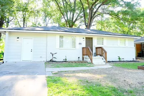 7210 W Wakefield Dr, Little Rock, AR 72209