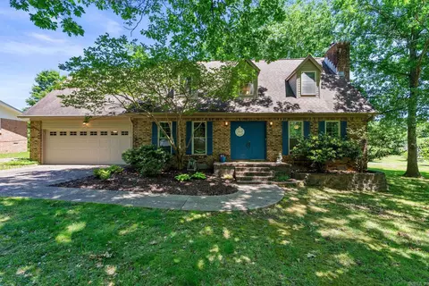 8421 Crystal Valley Cv, Little Rock, AR 72210