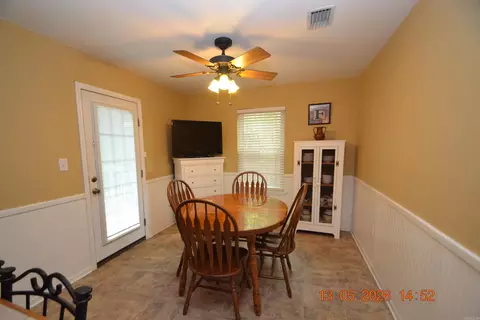 Dining - 17129 S Alexander Rd, Alexander, AR 72002 photo 3 of 4
