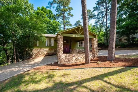 8218 Evergreen Dr, Little Rock, AR 72227