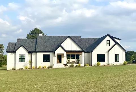 281 Jaybird Ln, Searcy, AR 72143