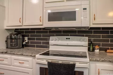 Kitchen - 131 Polk Road 295, Hatfield, AR 71945 photo 6 of 7