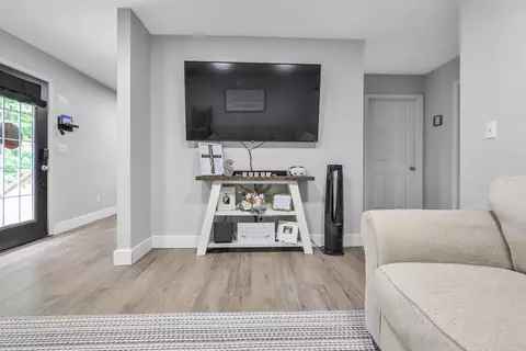 Entry Way - 136 Barentine Rd, Amity, AR 71921 photo 3 of 3