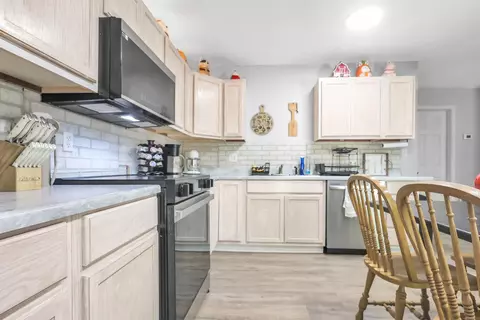 Kitchen - 136 Barentine Rd, Amity, AR 71921 photo 5 of 6