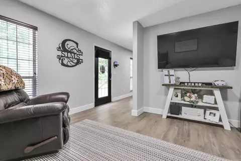 Entry Way - 136 Barentine Rd, Amity, AR 71921 photo 2 of 3