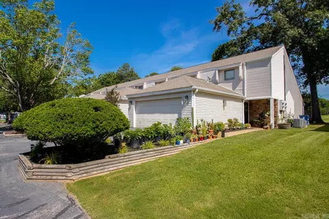 34 Fairway Woods Cir, Maumelle, AR 72113