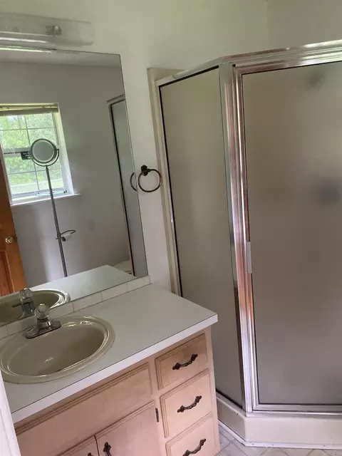 Bath - 8244 S Main St, Benton, AR 72015 photo 4 of 4