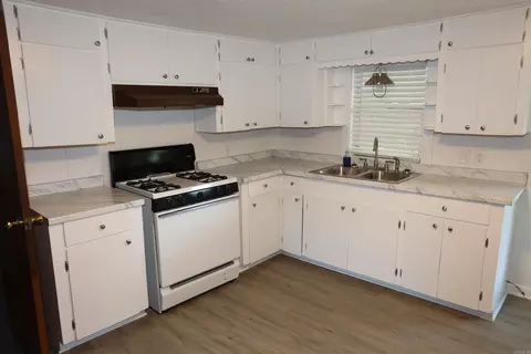 Kitchen - 1702 W W Pne, Warren, AR 71671 photo 2 of 2