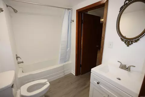Bath - 1702 W W Pne, Warren, AR 71671 photo 2 of 2