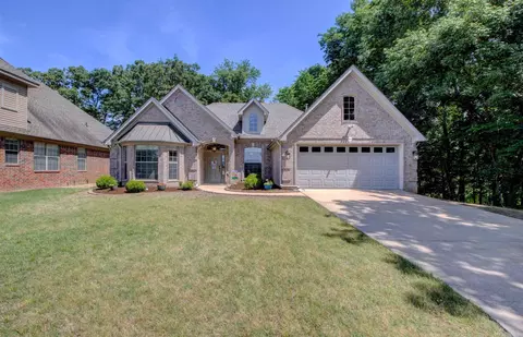 15 Michele Ct, Maumelle, AR 72113