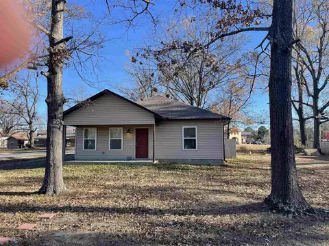 211 N Jackson St, Cabot, AR 72023