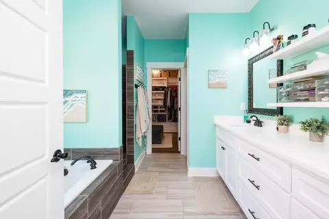 Bath - 6096 Meridian Dr, Alexander, AR 72002 photo 1 of 4