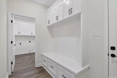 Entry Way - 2116 Sable Oaks, Bryant, AR 72022 photo 4 of 4
