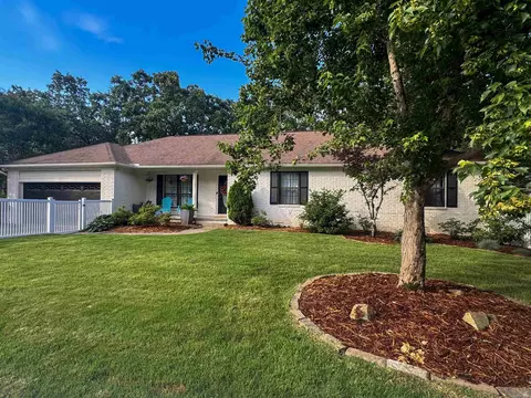12501 Southridge Dr, Little Rock, AR 72212