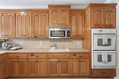 Kitchen - 30 Pinnacle Springs Rd, Greenbrier, AR 72058 photo 3 of 3