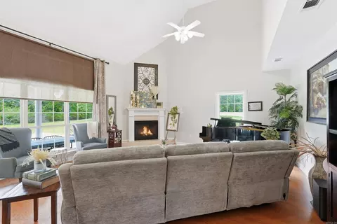Living - 30 Pinnacle Springs Rd, Greenbrier, AR 72058 photo 1 of 4