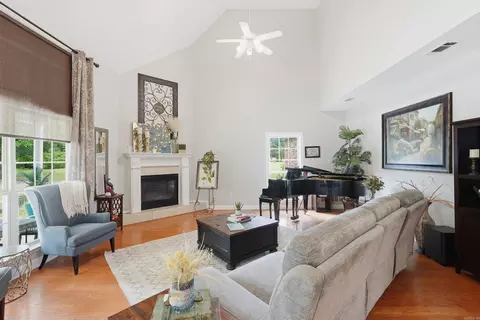 Living - 30 Pinnacle Springs Rd, Greenbrier, AR 72058 photo 3 of 4