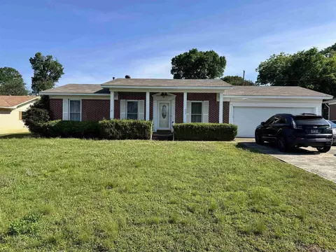 1330 Glenmere Cir, Malvern, AR 72104