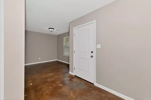 Entry Way - 1296 Ridge Rd, Benton, AR 72015 photo 4 of 5