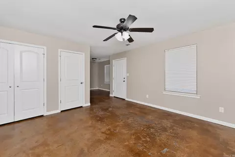 Living - 1296 Ridge Rd, Benton, AR 72015 photo 3 of 4