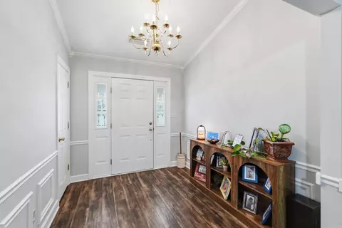 Entry Way - 31 Azalea Cir, Benton, AR 72019 photo 2 of 5
