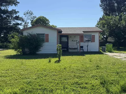 1813 S Vine St, Stuttgart, AR 72160