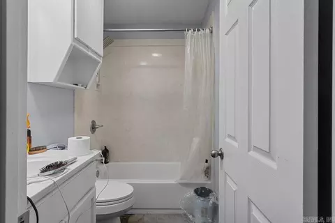 Bath - 902-906 Dismukes Ave, Lonoke, AR 72086 photo 5 of 5