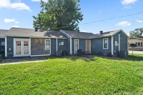 Exterior - 902-906 Dismukes Ave, Lonoke, AR 72086 photo 5 of 7