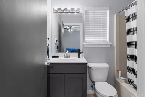 Bath - 902-906 Dismukes Ave, Lonoke, AR 72086 photo 2 of 5