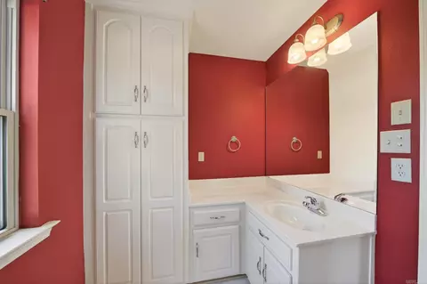 Bath - 741 E Main St, Austin, AR 72007 photo 5 of 6