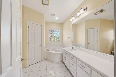 Bath - 741 E Main St, Austin, AR 72007 photo 1 of 6