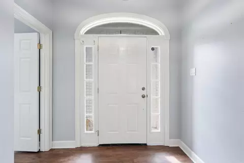 Entry Way - 1810 Amelia Dr, Conway, AR 72034 photo 2 of 4
