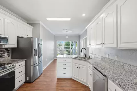 Kitchen - 1810 Amelia Dr, Conway, AR 72034 photo 6 of 6