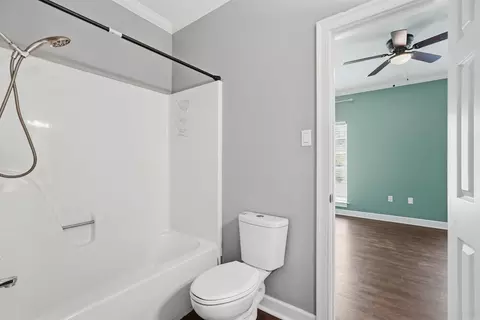 Bath - 1810 Amelia Dr, Conway, AR 72034 photo 2 of 5