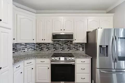 Kitchen - 1810 Amelia Dr, Conway, AR 72034 photo 3 of 6
