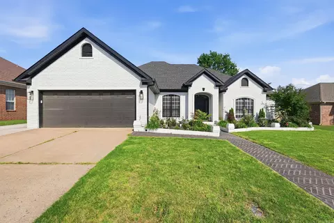 1810 Amelia Dr, Conway, AR 72034