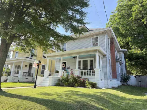 609 W Poplar St, Paragould, AR 72450