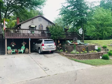 219 S 1st St, Augusta, AR 72006