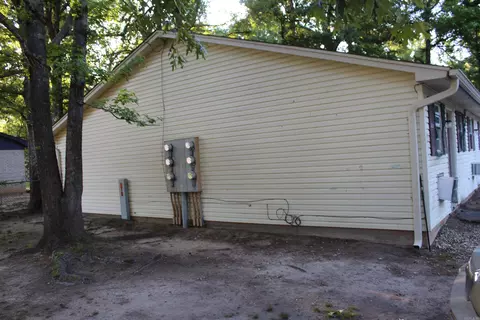 Exterior - 1600 N Lane St, Pine Bluff, AR 71602 photo 4 of 9