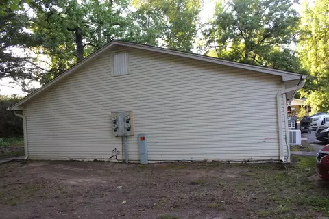 Exterior - 1600 N Lane St, Pine Bluff, AR 71602 photo 6 of 9