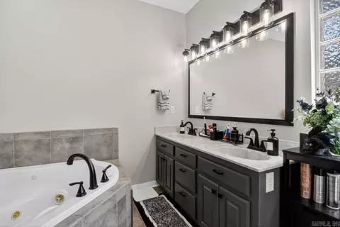Bath - 1271 Angel Dr, Alexander, AR 72002 photo 2 of 3