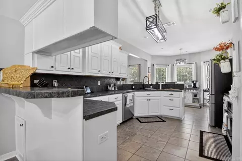 Kitchen - 1271 Angel Dr, Alexander, AR 72002 photo 2 of 3
