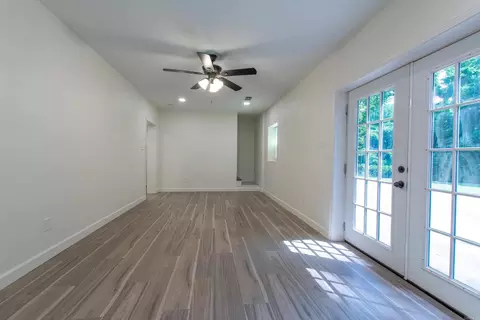 Living - 2103 Wright Ave, Benton, AR 72019 photo 10 of 14