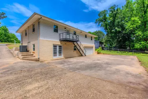 Exterior - 2103 Wright Ave, Benton, AR 72019 photo 6 of 10