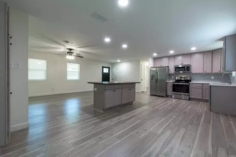 Living - 2103 Wright Ave, Benton, AR 72019 photo 6 of 14